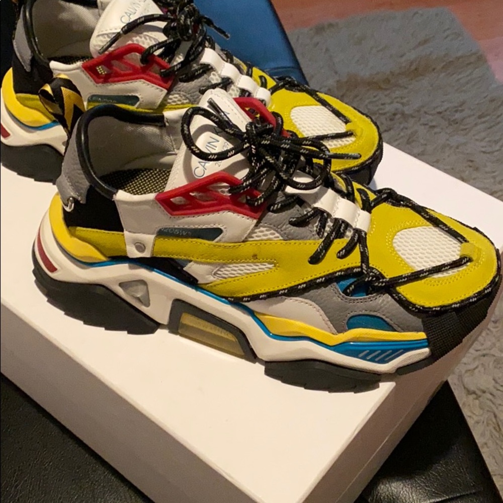 Calvin Klein Strike 205
